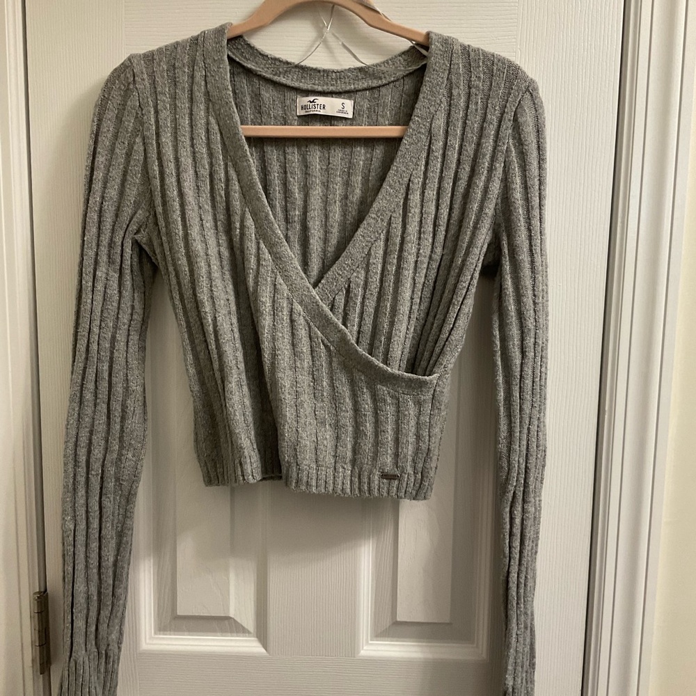 Hollister Gray crop sweater